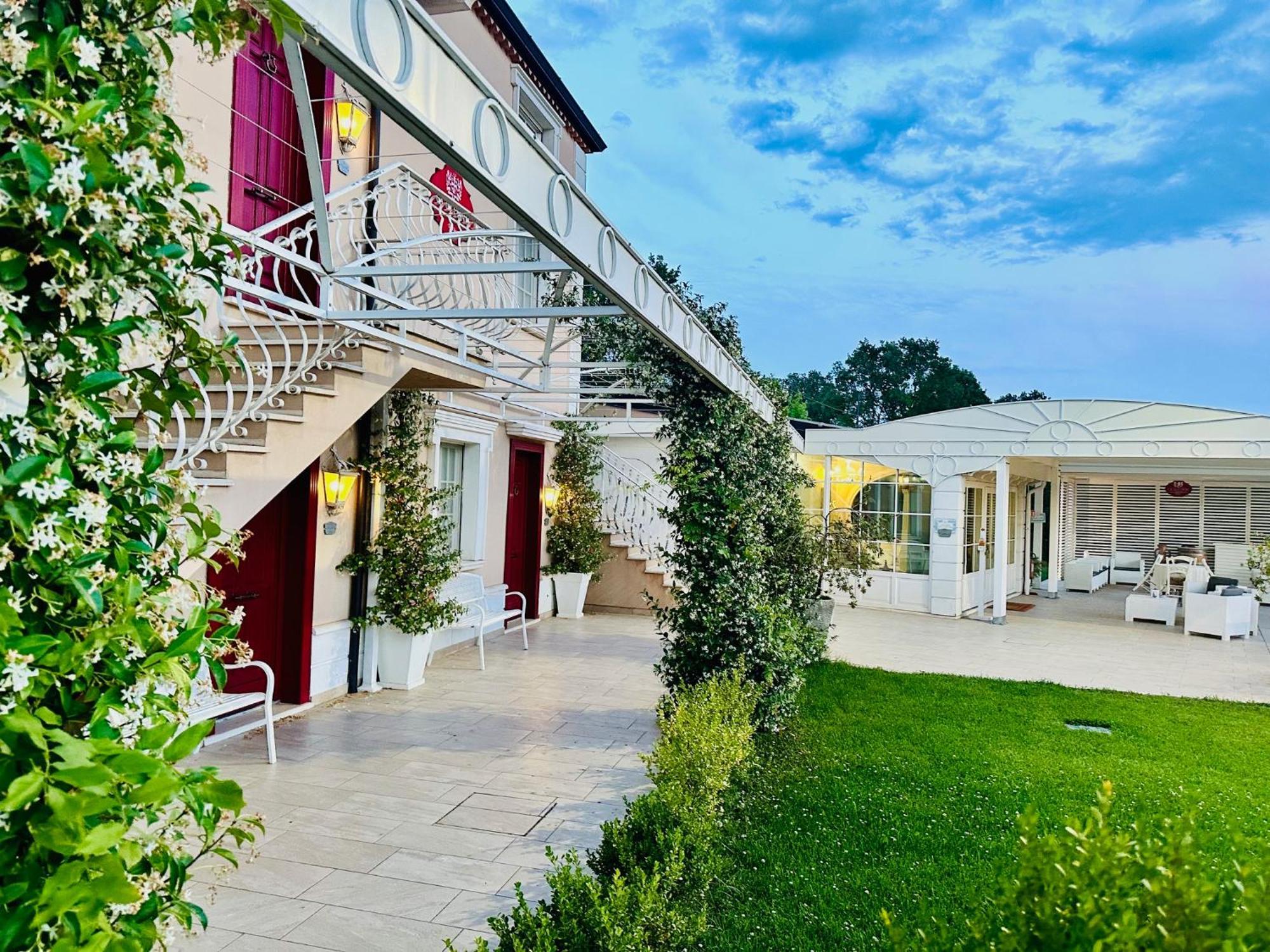 Ca' Del Conte - Maison De Charme Padula Bagian luar foto