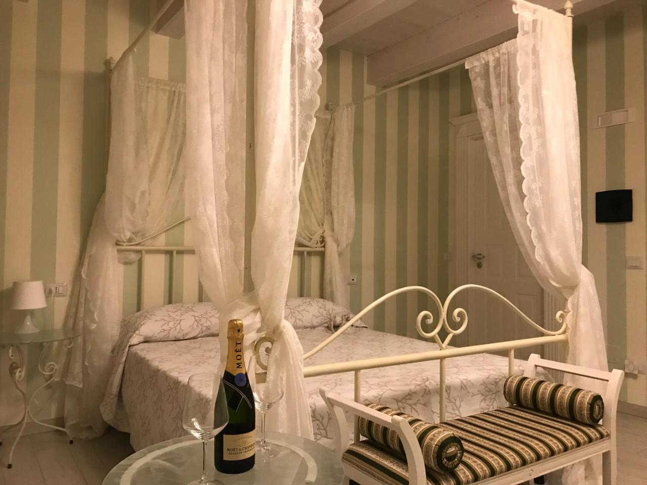 Ca' Del Conte - Maison De Charme Padula Bagian luar foto